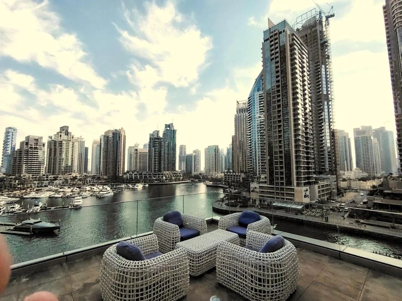 Full Marina View Cayan Tower Apartment Dubai